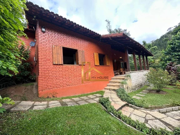 Imagem Encanto e Tranquilidade! Casa Espaçosa com Jardim e Lareira em Condomínio Exclusivo – Teresópolis/RJ ????