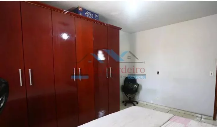 Imagem Sobrado com 3 dorm. + 2 vagas cobertas - Jd. Santos Dumond