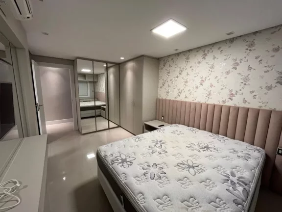 Imagem Apartamento à venda, com 4 quartos, 220m²