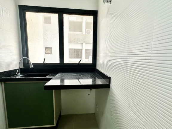 Imagem Riviera de São Lourenço: Apartamento à Venda no Módulo 04 com 3 Dormitórios e 104,37m² - Mobiliado e Próximo à Praia.