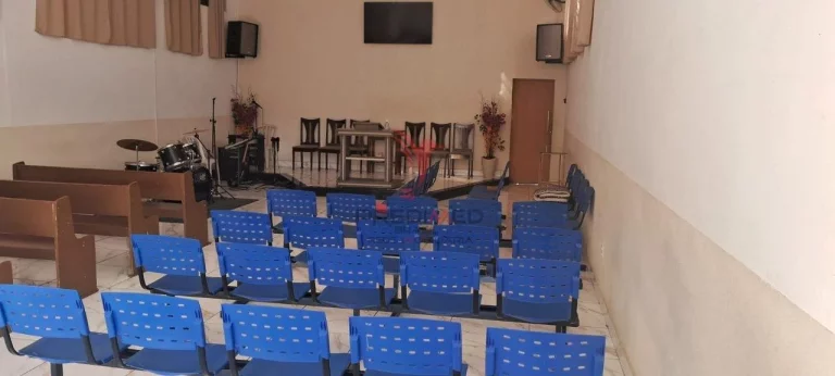 Imagem CASA OPORTUNIDADE PARA COMERCIO.. Estuda permuta e forma de pagamento