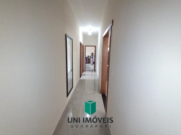 Imagem Linda e ampla casa à venda em Nova Guarapari, 10 minutos a pé da Praia de Peracanga e Bacutia.