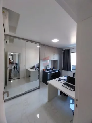 Imagem BARRACÃO/GALPÃO à venda com 384m² por R$ 1.800.000,00 no bairro Vargem Grande - PINHAIS / PR