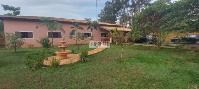 Imagem Chácara a venda no bairro Recanto das Flores, Uberaba - 4 dormitórios com suíte e 10 vagas na garagem!