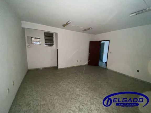 Imagem DELGADO aluga SALAS COMERCIAIS com 30m2 de frente para AV 22 DE MAIO - Centro - Itaborai-RJ.