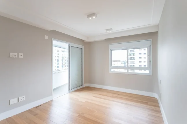 Imagem Apartamento 306M² Reformado, 4Q, 3 Suítes, 2 Salas, 3 Banheiros, 4 Vagas, Lavabo, Varanda, Piscina, Academia, Churrasqueira, Salão de Festas e Jogos.