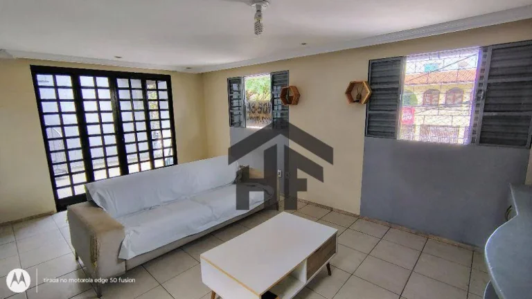 Imagem Casa de 284m² à venda, com 5 quartos (2 suítes), localizada no Cordeiro, Recife - Pernambuco.
