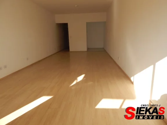 Imagem Casa à venda na Penha, São Paulo-SP com 3 quartos, 3 suítes e 6 vagas de garagem!