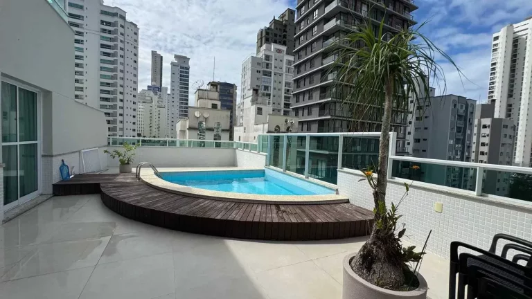 Imagem Apartamento com 3 suítes, 2 vagas de garagem no Pioneiros em Balneário Camboriú