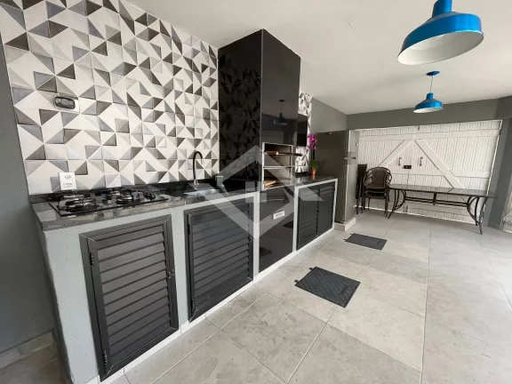 Imagem Casa Dúplex em Condomínio Fechado: Conforto e Segurança