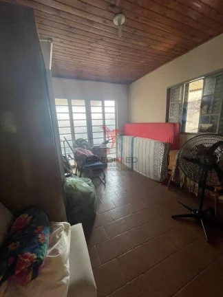 Imagem Casa para venda com ponto comercial no Parque São Francisco, Guaratinguetá