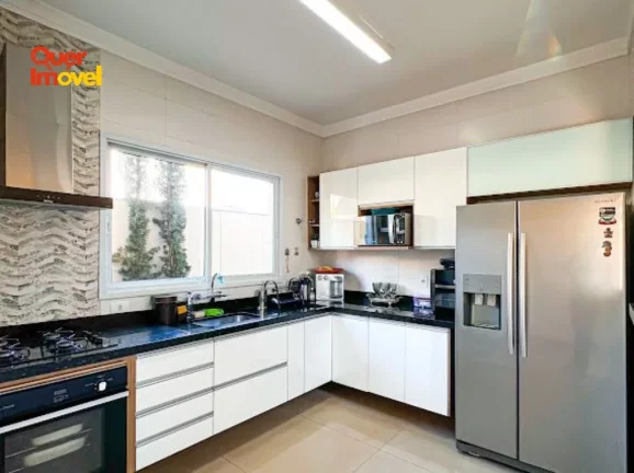 Imagem Imperdível oportunidade: Casa de alto padrão em condomínio no Jardim Cybelli, Ribeirão Preto-SP - 3 quartos, 3 suítes, 3 salas, 5 banheiros, 4 vagas, 190m².