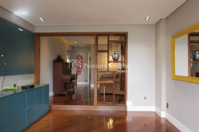 Imagem Imóvel espaçoso com 3 dormitórios, sendo 2 suítes, além de 3 banheiros no total. Bem equipado, ...