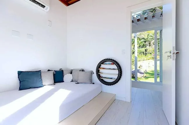 Imagem Casa com 3 dormitórios sendo 2 suítes com jardim e piscina Praia de Taquaras, Balneário Camboriú SC