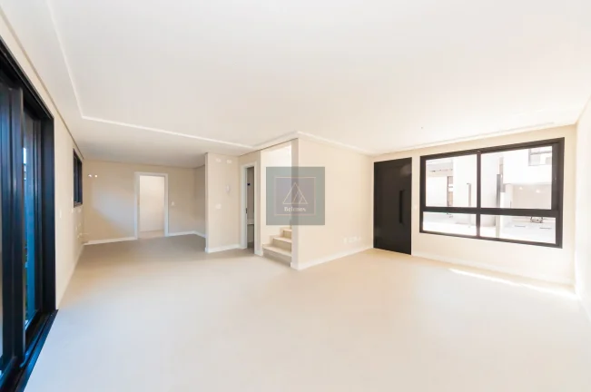 Imagem SANTA FELICIDADE - Sobrado em Condomínio Fechado. 3 suítes. 2 vagas. 169 m² privativos.