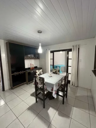 Imagem Casa com 3 dormitórios e 3 vagas de garagem - Ubatuba | São Francisco do Sul/SC