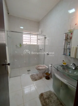 Imagem Encontre o Seu Novo Lar ou Espaço Comercial no Taquaral! 

Esta casa incrível no Taquaral é perfe...