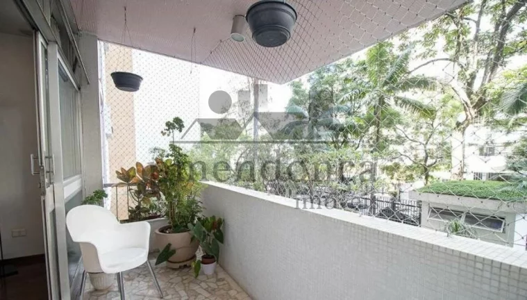 Imagem Apartamento em Higienópolis com 270m², 4 quartos (3 suítes) e 2 vagas.