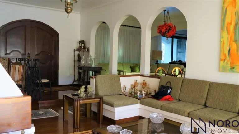 Imagem Casa ampla à venda no Bairro Nossa Senhora de Lourdes