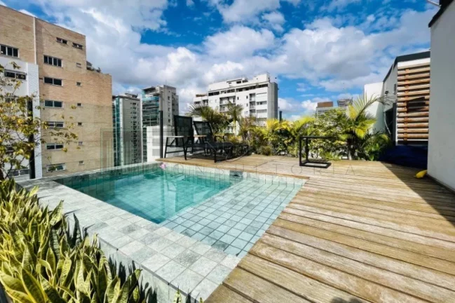 Imagem Venha se encantar com essa incrível cobertura no coração do Itaim Bibi, no Condomínio Edifício Igarapé! Completamente reformada, essa cobertura de 2