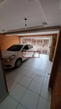 Imagem Alugo casa no Jardim Germania. Sobrado com 200m² de àrea util, 3 Dormitirios com planejados, sendo 2 Suítes, 2 salas, 6 banheiros, 2 vagas de garagem coberta, area de serviço com pia e churrasqueira, com àrea de serviço, Agende uma visita.