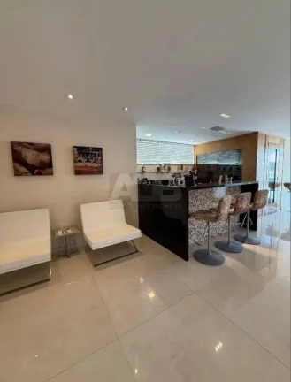 Imagem Mansão à venda na Barra da Tijuca, 1350m2, 12vagas, excelente localização.