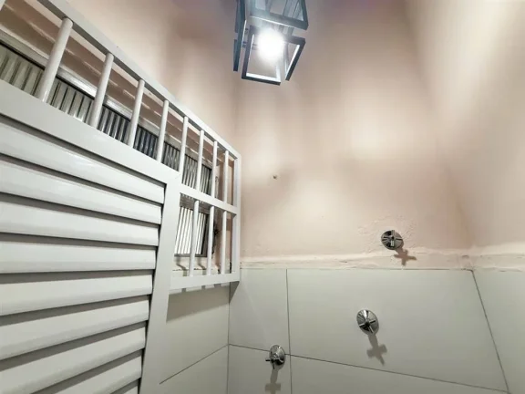 Foto do imóvel: COMERCIAL COM 27 m² - BOQUEIRAO - PRAIA GRANDE SP