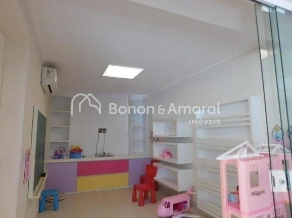 Imagem Casa em condomínio com 410 m² e 4 quartos