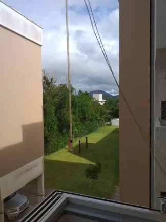 Imagem Apartamento semi-mobiliado à venda próximo às praias de Canasvieiras