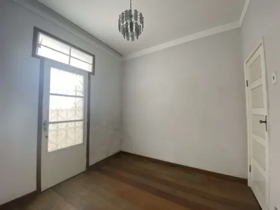 Imagem Casa Antiga com Alma e Charme no Coração de Barbacena!