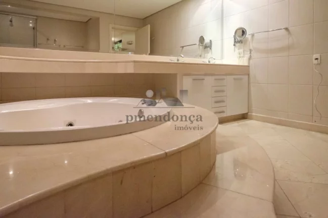 Imagem Incrível Apartamento com magnificos terraços!!! Apartamento de 390m² generosamente distribuídos,...