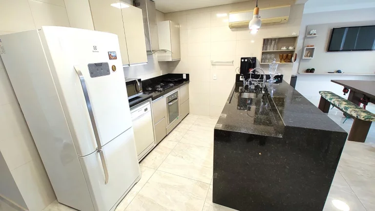 Imagem SOBRADO 4 QUARTOS SENDO 1 SUITE EM SÃO FRANCISCO DO SUL/SC