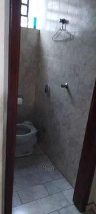 Imagem Barracão com 230m² com escritório, 2 banheiros e mezanino, vagas para recuo.Perto da Santa Casa, ...