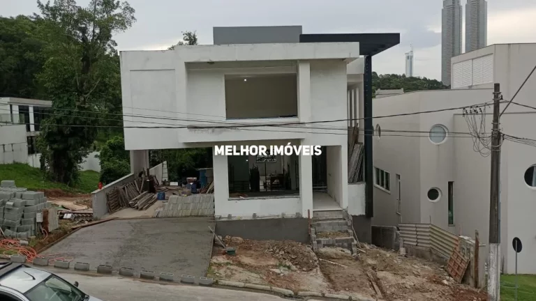 Imagem Casa Alto Padrão 4 suítes uma máster 6 vagas de garagem localizado no bairro Barra em Balneário Camboriú