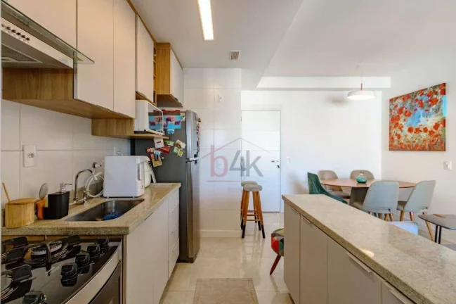 Imagem Apartamento com dois dormitórios e varanda a venda na Chácara Santo Antônio.