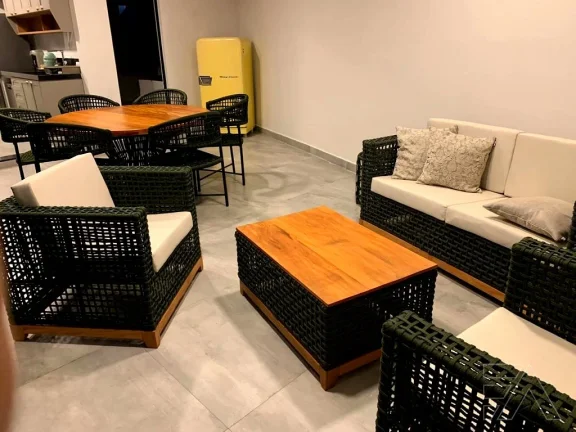 Imagem ITAPETINGA. CONDOMÍNIO FECHADO. CASA NOVA TOTALMENTE MOBILIADA.