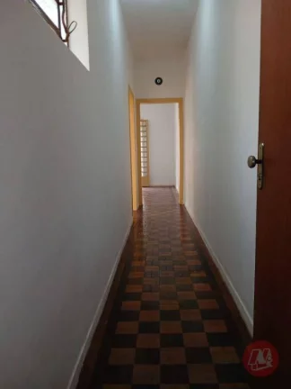 Imagem Próximo ao Hospital de Clinicas, térreo com 3 áreas.
