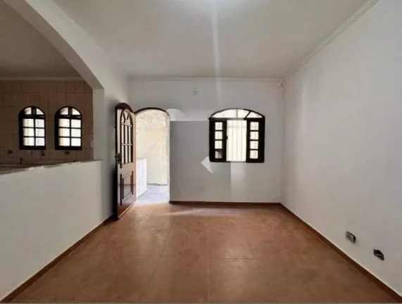 Imagem Casa para Alugar com 64m², 2 dormitórios, 1 sala e 1 vaga!!!