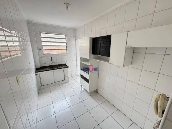Imagem Apartamento de frente no 1º andar em predinho com 2 dormitórios à venda, 60 m² por R$ 318.000 - Campo Grande - Santos/SP