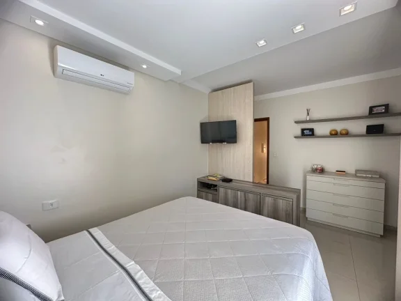 Imagem Sobrado Reformado e Decorado em Condomínio Exclusivo - Com mobília