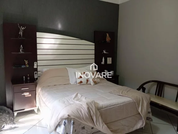 Imagem Casa com 3 dormitórios à venda, 280 m² por R$ 950.000,00 - Alto da Boa Vista - Itumbiara/GO