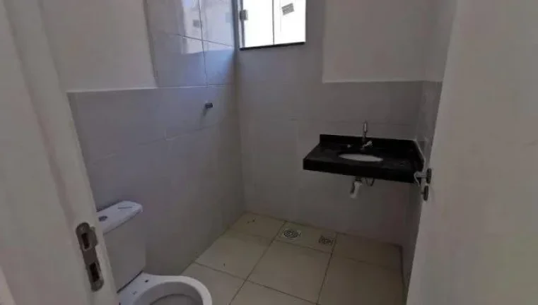 Imagem  CASA C/54M2 - 2 QUARTOS - 3 VAGAS DE GARAGEM - INOÃ - MARICÁ - RJ  Valor de avaliação R$ 240.000,00 LEILÃO ÚNICO 12/01/2026 - VALOR INICIAL DE VENDA: R$ 182.400,00