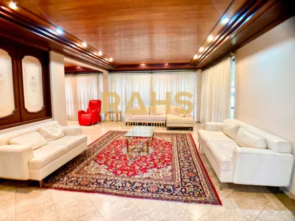 Apartamento Espaçoso em Ótima Localização Com 361,96 de área privativa, esse apartamento conta ...