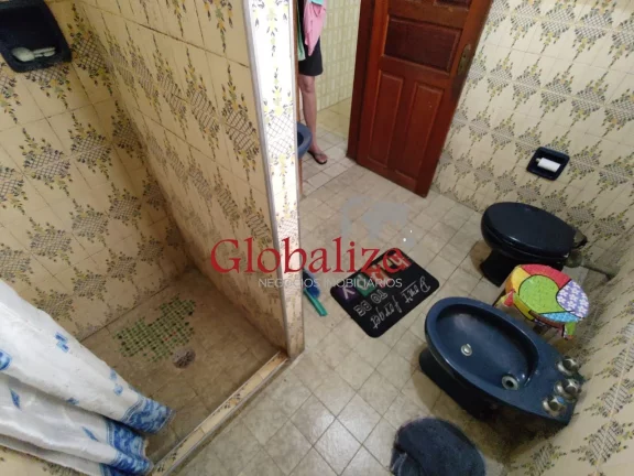 Imagem Excelente Casa para Reforma à venda com 270m², 3 dormitórios e 3 vagas no bairro da Aparecida em Santos por R$ 1.800.000,00