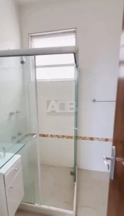 Imagem Apartamento à venda na Avenida Atlântica, 3 quartos, 1 vaga e 130m2.