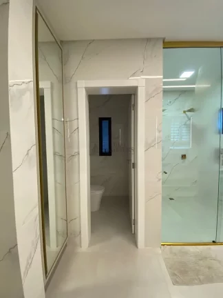 Imagem Casa com 5 suítes à venda no condomínio Caledônia