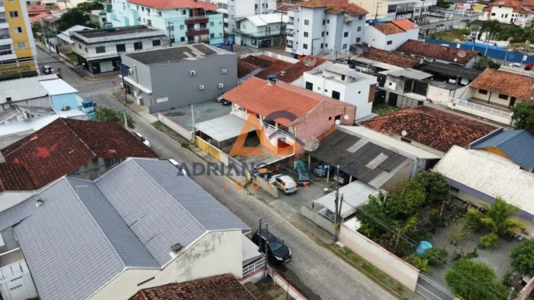 Imagem Casa na Praia de Gravatá, próximo a principal Avenida, aceita permuta e negociação