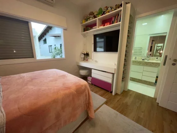 Imagem Casa à Venda em Condominio de Altao Padrão no Massaguaçu em Caraguatatuba