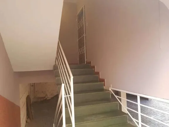 Imagem Confortável Apartamento de Três Quartos com Suíte e Garagem para Um Carro