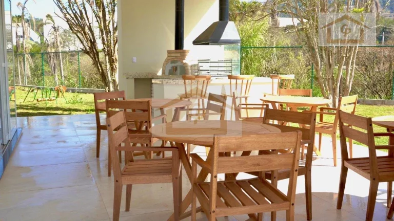 Imagem Casa com 3 quartos sendo um suíte, 3 vagas. Novidade na Granja Viana!